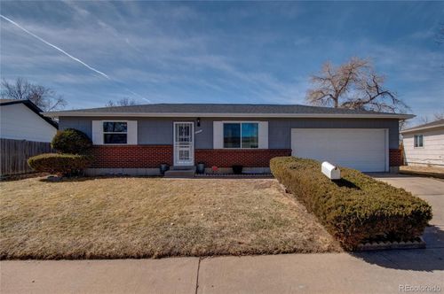 5553 Crystal Way, Denver, CO, 80239-3705 | Card Image