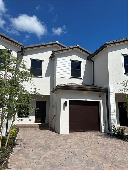 261 Sw 159th Way, Pembroke Pines, FL, 33027-4243 | Card Image
