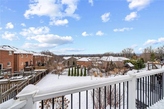 11 Sundial Cres, House other with 5 bedrooms, 3 bathrooms and 6 parking in Dundas ON | Image 42