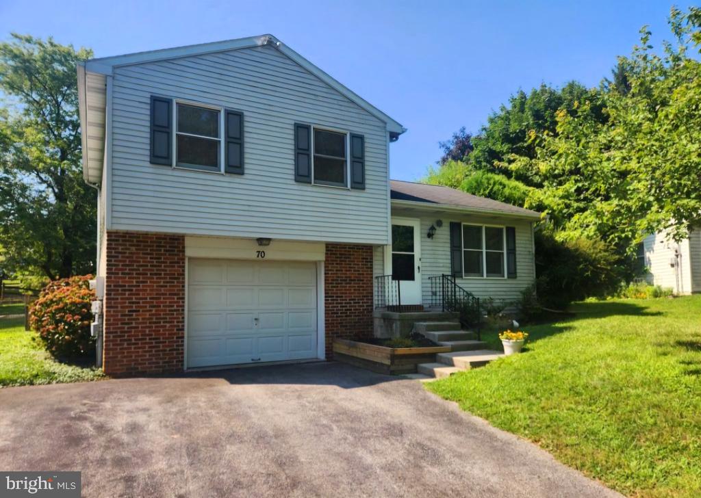 Nevin Dr, Honey Brook, PA 19344