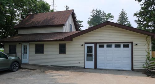 13718 Burtness Dr, Caledonia, MN, 55921-5715 | Card Image