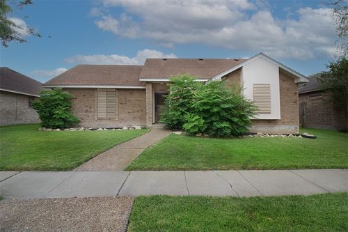 7305 Sugar Ridge Rd, Corpus Christi, TX, 78413-5066 | Card Image