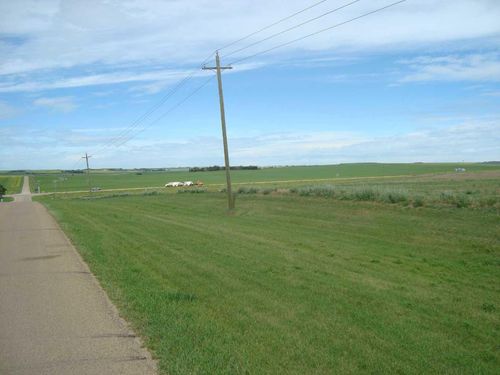 1000 North Road, Trochu, AB, T0M2C0 | Card Image