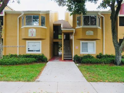 205 - 164 Sw 83rd Way, Condo with 2 bedrooms, 1 bathrooms and null parking in Pembroke Pines FL | Image 1