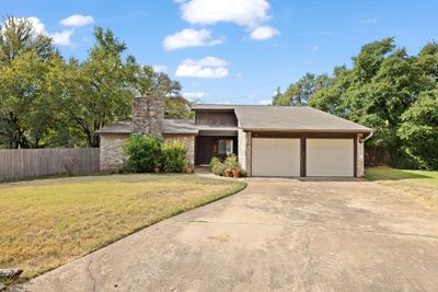 Lots of parking space in the over-sized driveway | Image 2