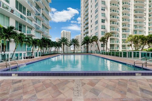 2107-41 Se 5th St, Miami, FL, 33131-2549 | Card Image
