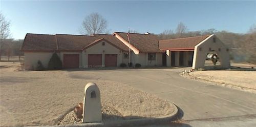 13281 Saint Andrews Dr, Siloam Springs, AR, 72761-9611 | Card Image