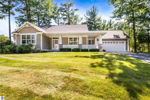 6427 Cedarmere, Traverse City, MI, 49686-1990 | Card Image