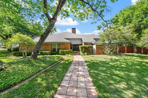9925 Sandalwood Drive, Woodway, TX, 76712 | Card Image