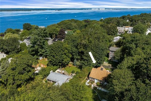 76 Nautilus St, Jamestown, RI, 02835-3108 | Card Image