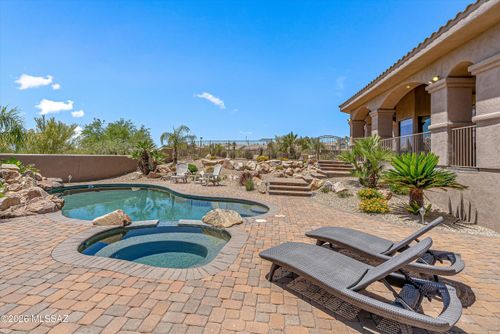 11135 N Stargazer Drive, Oro Valley, AZ, 85737 | Card Image