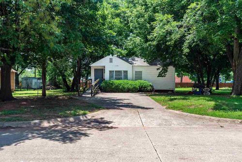 609 W 11th Ave, Stillwater, OK, 74074-5521 | Card Image