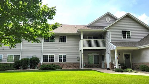 W197N17086 Stonewall Drive, Jackson, WI, 53037 | Card Image