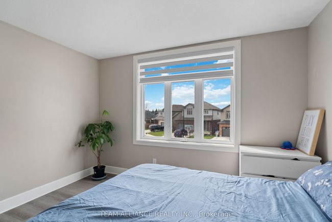 25 Queensway Dr, House other with 3 bedrooms, 4 bathrooms and 4 parking in Strathroy ON | Image 21