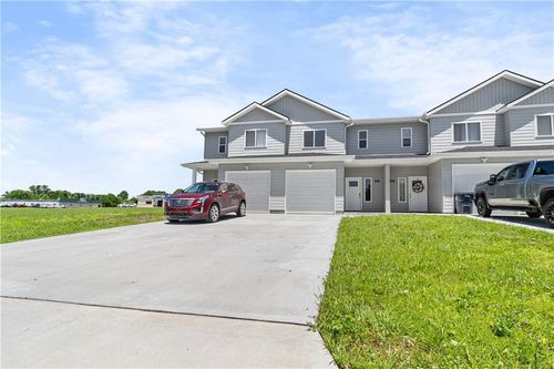 1512 W 32nd St, Sedalia, MO, 65301 | Card Image