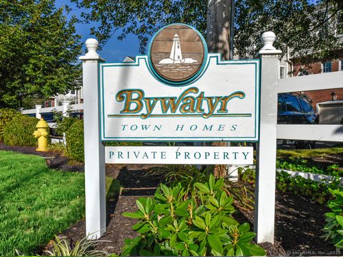 80-80 Bywater Ln, Bridgeport, CT, 06605-3158 | Card Image