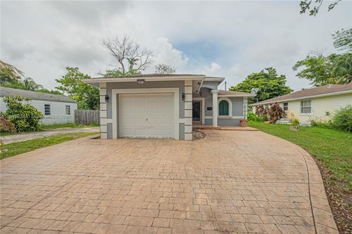 2419 Washington St, Hollywood, FL, 33020-5875 | Card Image