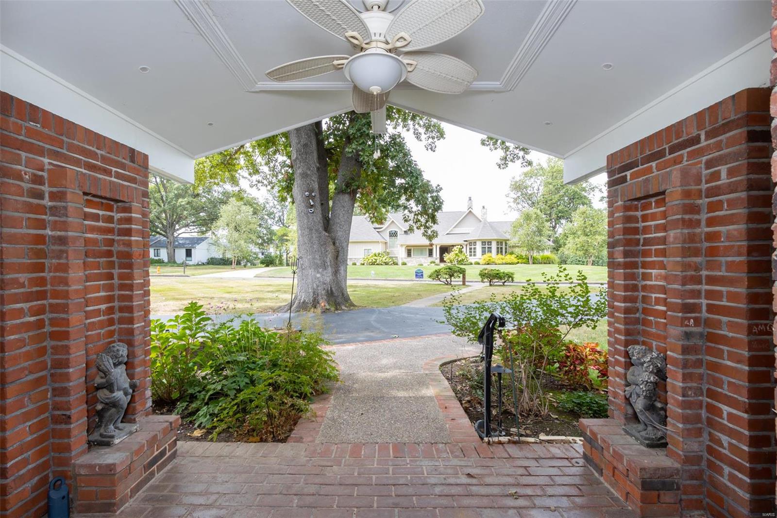Woodgate Dr, Saint Louis, MO 63131