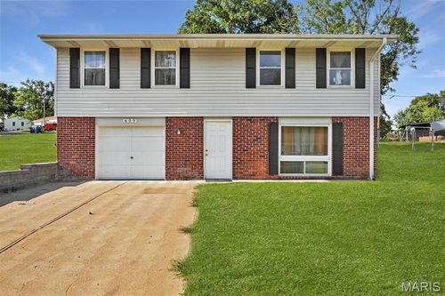 609 Auber Dr, Manchester, MO, 63011-4149 | Card Image