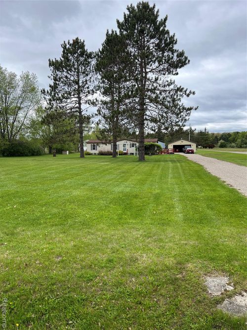 6858 W Emery Rd, Houghton Lake, MI, 48629-9257 | Card Image