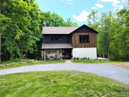 17 Gretna Hill Rd, Pleasant Valley, NY, 12569-6956 | Card Image