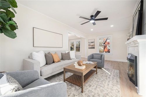 5700 Woodland Ave, Kansas City, MO, 64110-2926 | Card Image