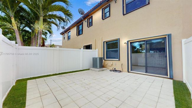 9231 W 32 Nd Ln, Home with 3 bedrooms, 3 bathrooms and null parking in Hialeah FL | Image 51