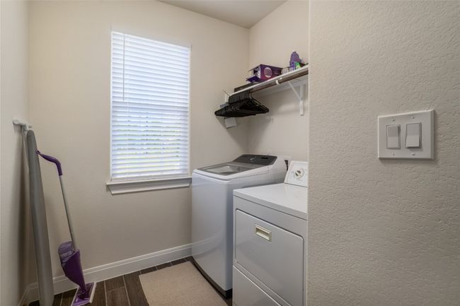 254 Cardinal Loop, House other with 3 bedrooms, 2 bathrooms and null parking in Paige TX | Image 25