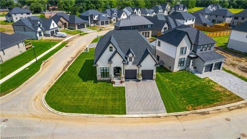 42 Aspen Cir, Thorndale, ON, N0M2P0 | Card Image
