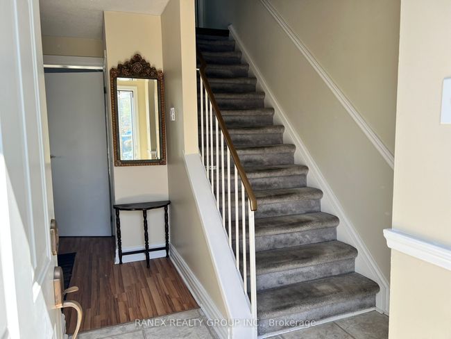 13 Grasspoint Sq, House other with 3 bedrooms, 2 bathrooms and 3 parking in Brampton ON | Image 4