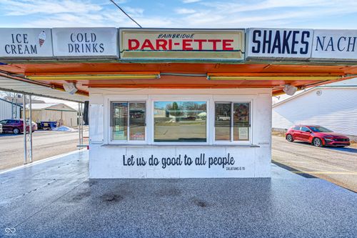 112 E Pat Rady Way, Bainbridge, IN, 46105-9361 | Card Image