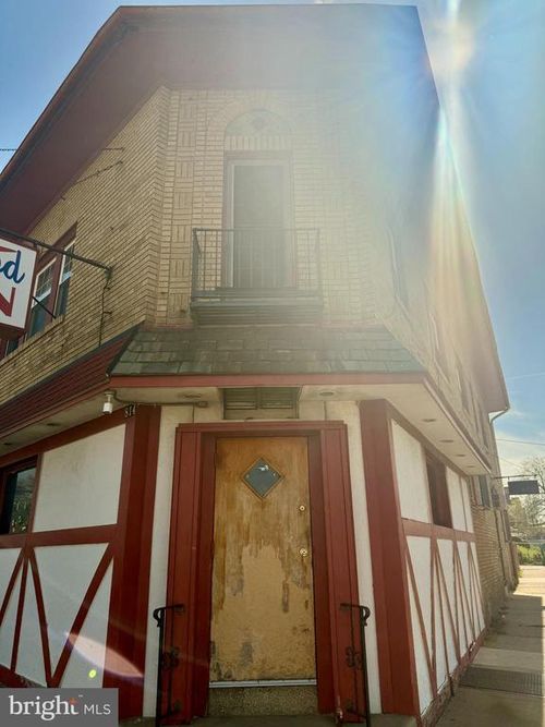 814 Garrett Rd, UPPER DARBY, PA, 19082-4706 | Card Image
