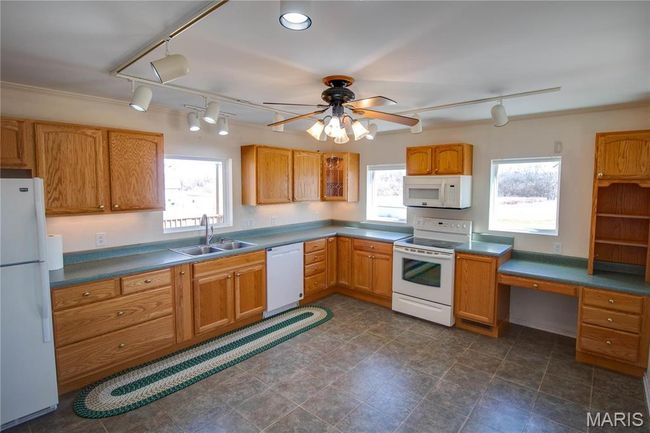 2445 Seiler Rd, House other with 3 bedrooms, 5 bathrooms and 2 parking in Alton IL | Image 81