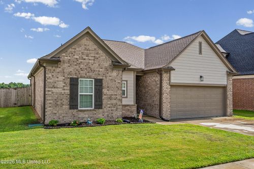 9073 Lakeside Cir S, Walls, MS, 38680-1011 | Card Image
