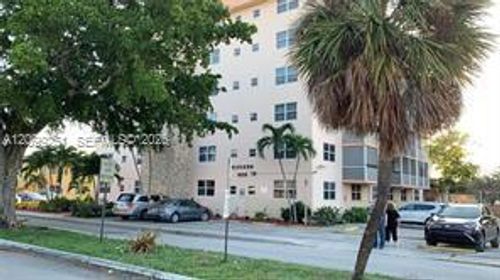 605-1830 Dixieanna St, Hollywood, FL, 33020-3155 | Card Image