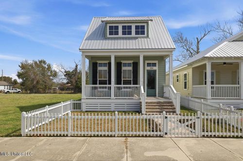 254 Caillavet St, Biloxi, MS, 39530-3010 | Card Image