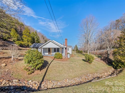 9 Whitted Rd, Canton, NC, 28716-7276 | Card Image