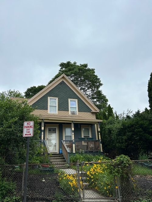 4 Adams St, Worcester, MA, 01604-1604 | Card Image