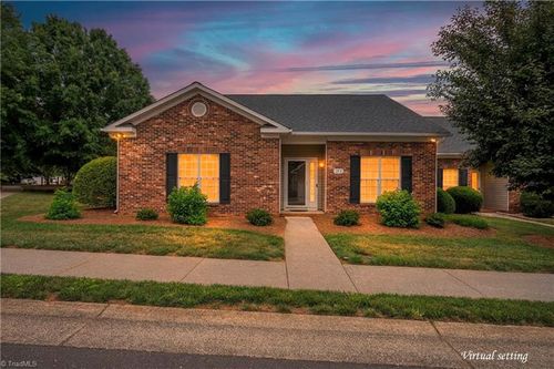 195 Stadium Oaks Dr, Clemmons, NC, 27012-8962 | Card Image
