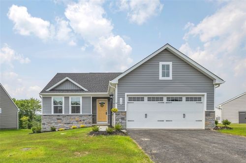 110 Dominic Dr, Butler, PA, 16001-3718 | Card Image