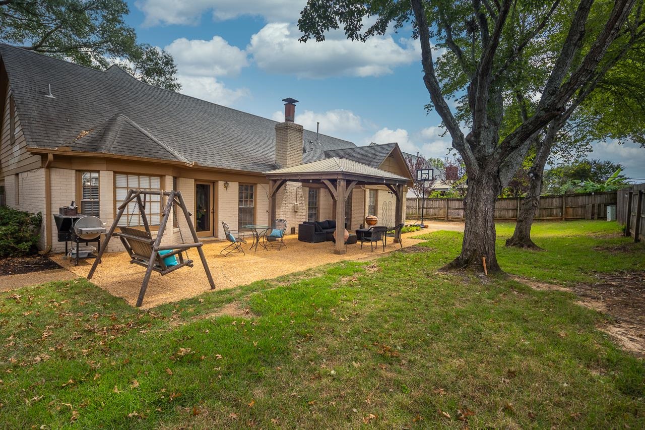 Oak Wood Ln, Collierville, TN 38017