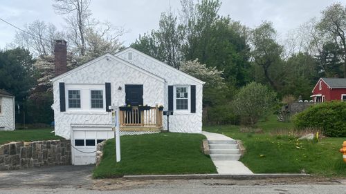 540 Vauxhall St, New London, CT, 06320-2625 | Card Image
