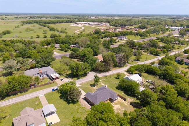 904 N Main St, House other with 3 bedrooms, 2 bathrooms and null parking in Kemp TX | Image 33