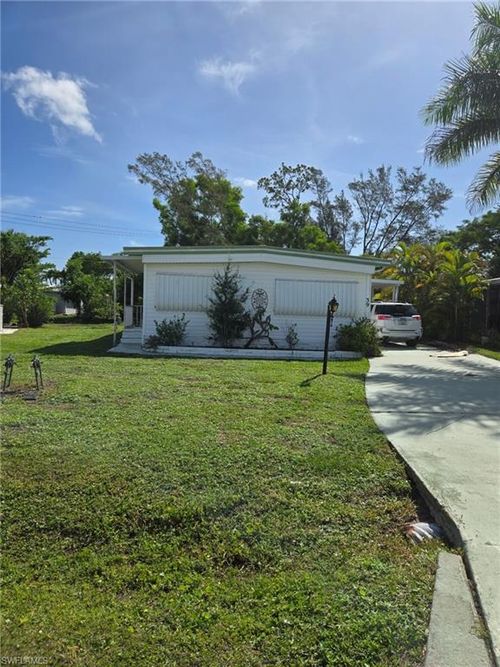 39 San Remo Cir, NAPLES, FL, 34112-9117 | Card Image