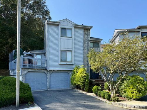 5 Viburnum Ct, East Brunswick, NJ, 08816-2782 | Card Image