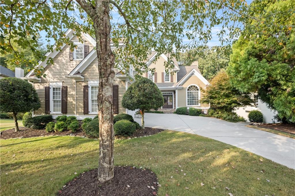 Silverstone Dr, Lawrenceville, GA 30045