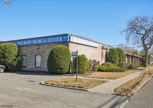 25 E Willow St, Millburn, NJ, 07041-1416 | Card Image