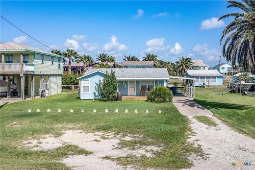 819 S Magnolia St, Rockport, TX, 78382-2437 | Card Image