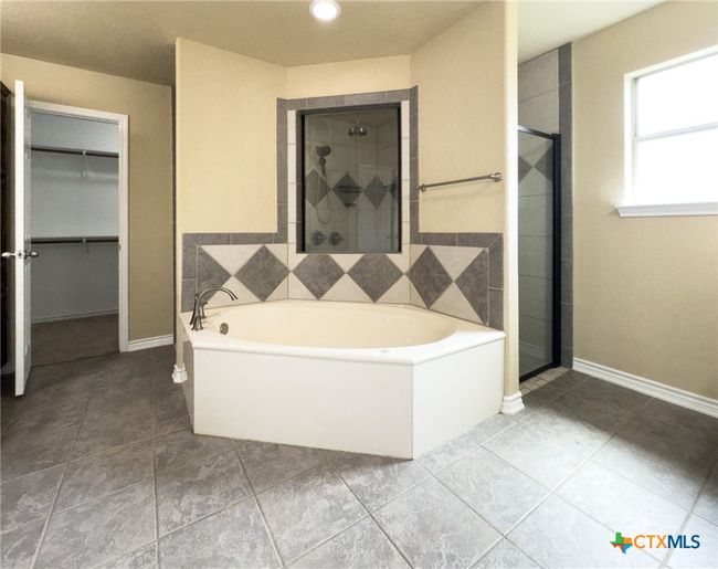 Primary Bathroom | Image 33
