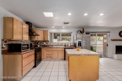 8808 E Wallen Ridge Drive, Tucson, AZ, 85710 | Card Image